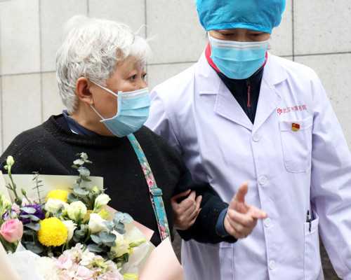 孕初期是否能趴着睡觉？探究孕期舒适的睡眠方式及对胎儿的影响